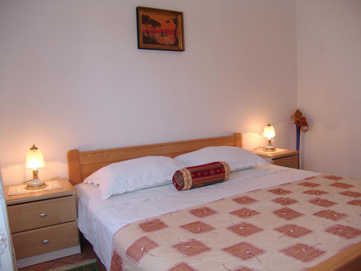 Apartments Bozica Krk Town Buitenkant foto