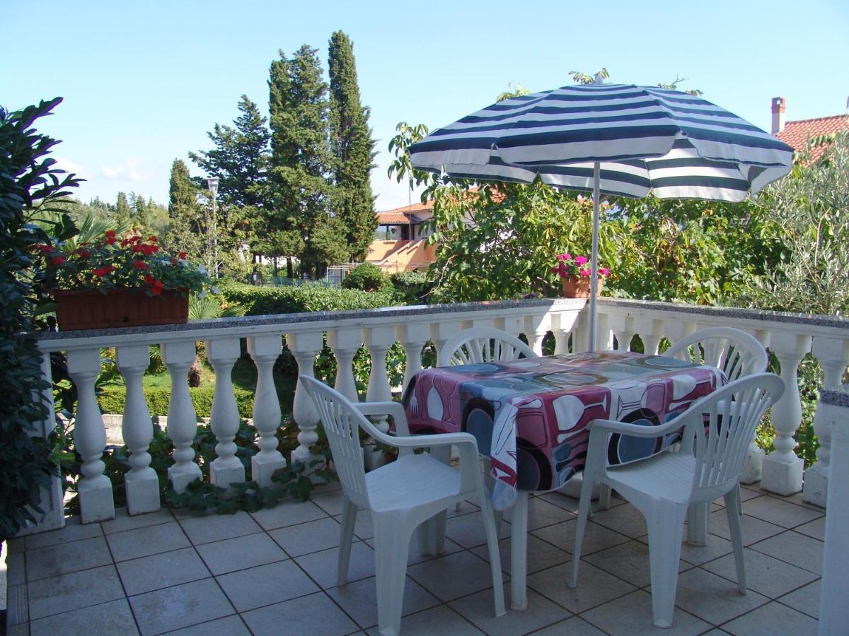 Apartments Bozica Krk Town Buitenkant foto