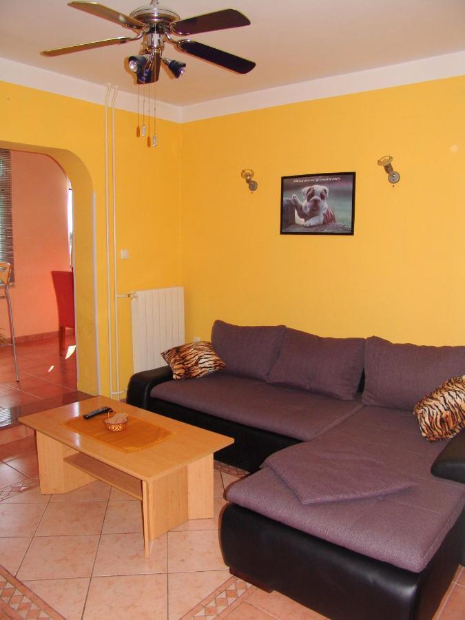 Apartments Bozica Krk Town Buitenkant foto