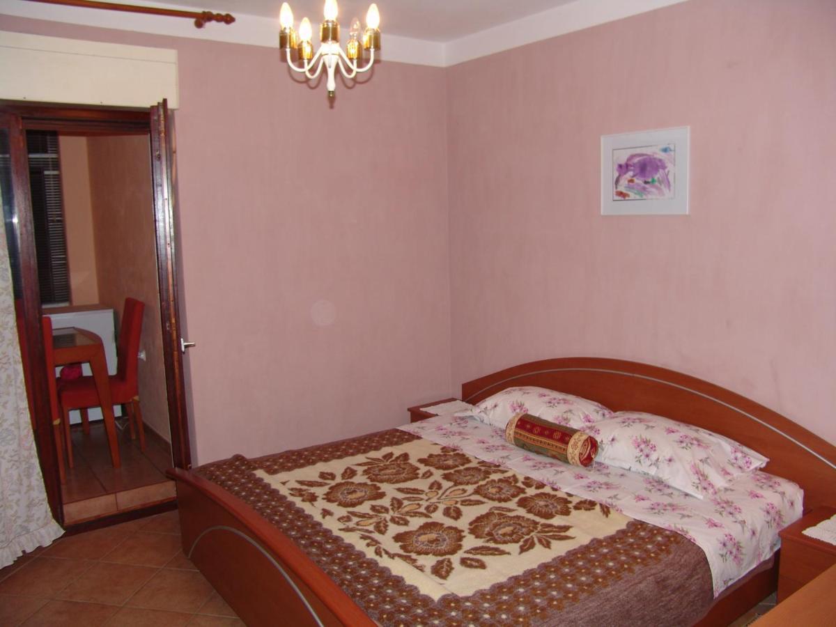 Apartments Bozica Krk Town Buitenkant foto