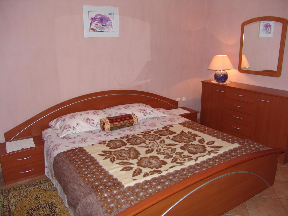 Apartments Bozica Krk Town Buitenkant foto