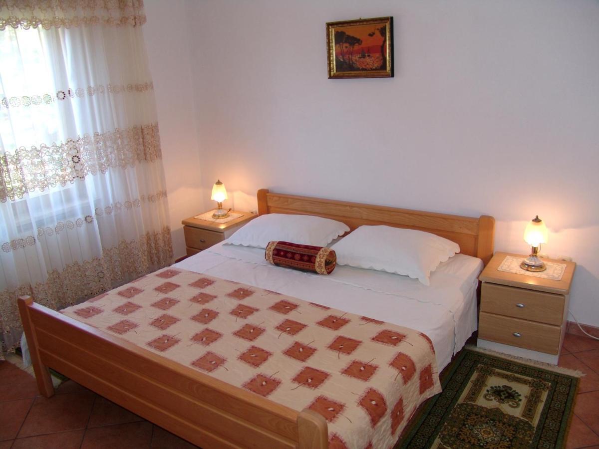 Apartments Bozica Krk Town Buitenkant foto