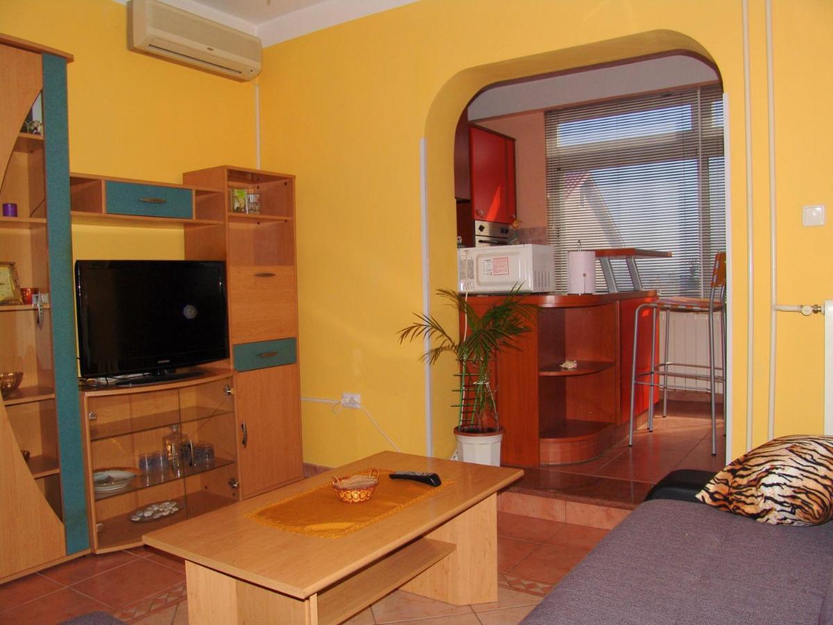 Apartments Bozica Krk Town Buitenkant foto